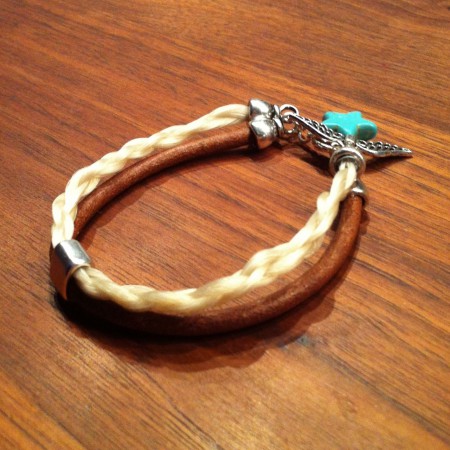 Dubbele armband met leer en vlecht paardenhaar